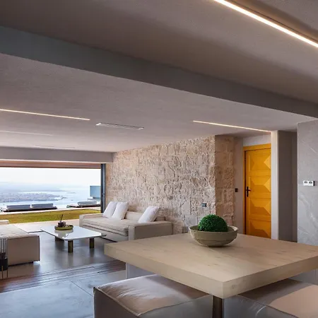 Cavo Dago Villa